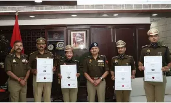 अब्बास अंसारी जेल प्रकरण का पर्दाफाश करने वाली पुलिस टीम सम्मानित