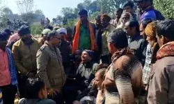 मां बेटी की मौत मामला- CM का एक्शन- जेसीबी चालक अरेस्ट- SDM लेखपाल नपे मां बेटी की मौत मामला- CM का एक्शन- जेसीबी चालक अरेस्ट- SDM लेखपाल नपे
