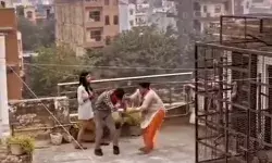 वैलेंटाइन डे पर पड़ी मां की चप्पल तो उतर गया इश्क का भूत वैलेंटाइन डे पर पड़ी मां की चप्पल तो उतर गया इश्क का भूत