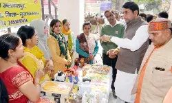 इन्वेस्टर्स समिट यूपी को विकसित राज्य बनाने में करेगी मदद-तोमर इन्वेस्टर्स समिट यूपी को विकसित राज्य बनाने में करेगी मदद-तोमर