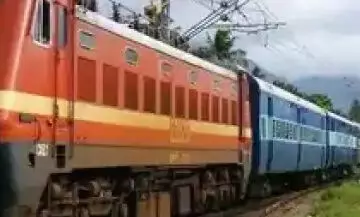 ट्रेन की चपेट में आने से एक व्यक्ति की दर्दनाक मौत ट्रेन की चपेट में आने से एक व्यक्ति की दर्दनाक मौत