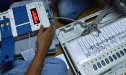 ईवीएम का कोई भी बटन दबाने पर बीजेपी को वोट? आरोपी अरेस्ट ईवीएम का कोई भी बटन दबाने पर बीजेपी को वोट? आरोपी अरेस्ट