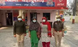 दबिश देने गई पुलिस पर हमला- दरोगा पर भारी पडी महिलाएं- फाड़ी वर्दी दबिश देने गई पुलिस पर हमला- दरोगा पर भारी पडी महिलाएं- फाड़ी वर्दी