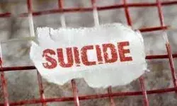 फंदे से लटकता मिला स्कूली छात्र का शव- परिजनों में कोहराम फंदे से लटकता मिला स्कूली छात्र का शव- परिजनों में कोहराम