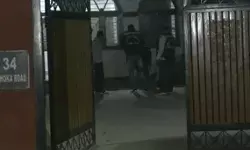 ओवैसी के मकान पर पथराव- खिड़कियों के शीशे हुए चकनाचूर