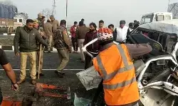 हाईवे पर कोहरे का कोहराम- आपस में भिडे दर्जनों वाहन- एक मरा, कई घायल हाईवे पर कोहरे का कोहराम- आपस में भिडे दर्जनों वाहन- एक मरा, कई घायल