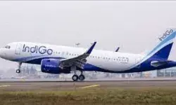 बम की सूचना के बाद विमान की लखनऊ में इमरजेंसी लैंडिंग बम की सूचना के बाद विमान की लखनऊ में इमरजेंसी लैंडिंग