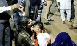 तेरहवीं में शिक्षामित्र की हत्या कर भाग रहे आरोपी को पीट-पीटकर उतारा.. तेरहवीं में शिक्षामित्र की हत्या कर भाग रहे आरोपी को पीट-पीटकर उतारा..