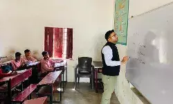 खुली पोल- BSA के निरीक्षण में सरकारी स्कूलों के बच्चे पढ़ाई में मिले गोल खुली पोल- BSA के निरीक्षण में सरकारी स्कूलों के बच्चे पढ़ाई में मिले गोल