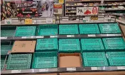 दो से ज्यादा आलू टमाटर खरीदने पर लगी रोक- पैसे देने के बावजूद भी..