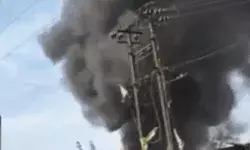 थर्माकोल फैक्ट्री में लगी आग- आसमान में दूर तक दिखा दूंगा का गुब्बार थर्माकोल फैक्ट्री में लगी आग- आसमान में दूर तक दिखा दूंगा का गुब्बार