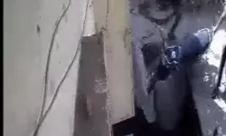 जमीन में धंसी सडक- देखते ही देखते कुत्ते के साथ भीतर समा गई बाइक जमीन में धंसी सडक- देखते ही देखते कुत्ते के साथ भीतर समा गई बाइक