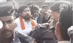 केंद्रीय गृह राज्य मंत्री के काफिले पर हमला- मची भगदड़