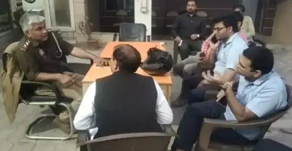 नशीला स्प्रे छिड़ककर कार सवार एनआरआई दंपति से हाईवे पर लूट नशीला स्प्रे छिड़ककर कार सवार एनआरआई दंपति से हाईवे पर लूट