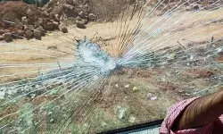 वंदे भारत ट्रेन पर अब यहां हुआ पथराव- चटकाए खिड़कियों के शीशे