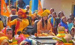 भव्य कलश यात्रा के साथ श्रीमद भागवत कथा का शुभारंभ