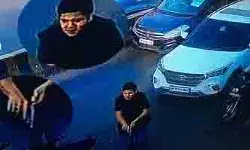 देखती रह गई पुलिस अतीक के बेटे ने कर दिया कोर्ट में सरेंडर- चलाई थी.. देखती रह गई पुलिस अतीक के बेटे ने कर दिया कोर्ट में सरेंडर- चलाई थी..