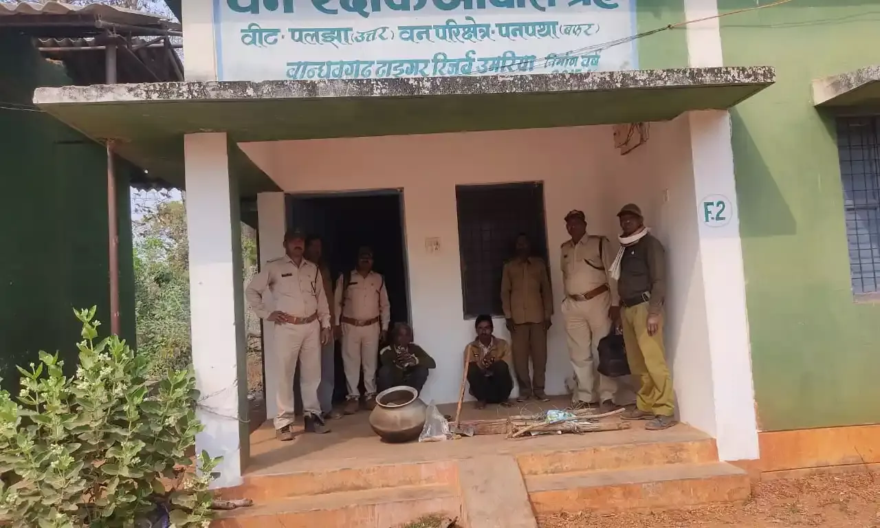 चीतल के दो शिकारियों को पुलिस ने धर दबोचा- एक हुआ फरार