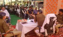 SP ने लोगों के साथ की मीटिंग- की भाईचारे के साथ त्यौहार मनाने की अपील SP ने लोगों के साथ की मीटिंग- की भाईचारे के साथ त्यौहार मनाने की अपील