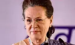 सोनिया गांधी की तबीयत हुई खराब- अस्पताल में कराया गया भर्ती सोनिया गांधी की तबीयत हुई खराब- अस्पताल में कराया गया भर्ती