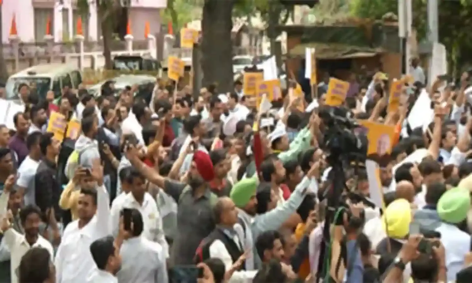 डिप्टी CM सिसोदिया की रिहाई को लेकर आप का प्रदर्शन