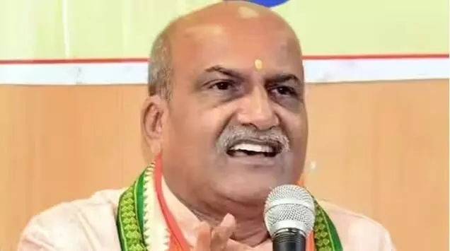 बोले चीफ- BJP नेता पीएम के नाम पर मांगे वोट तो करें चप्पलों से पिटाई बोले चीफ- BJP नेता पीएम के नाम पर मांगे वोट तो करें चप्पलों से पिटाई