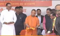 यूपी में अब चलेगी राजधानी एक्सप्रेस बसें- सीएम योगी ने दिखाई हरी झंडी यूपी में अब चलेगी राजधानी एक्सप्रेस बसें- सीएम योगी ने दिखाई हरी झंडी