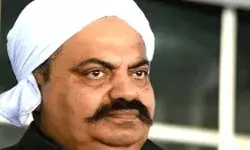 पुलिस को टहलते हुए मिले थे अतीक के दोनों बेटे- भेजा गया बाल सुधार गृह पुलिस को टहलते हुए मिले थे अतीक के दोनों बेटे- भेजा गया बाल सुधार गृह