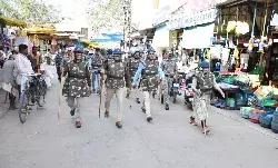 होली व शब-ए-बारात को लेकर पुलिस ने किया फ्लैग मार्च