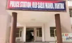 पुलिस ने नहीं की कार्यवाही तो पीड़ित ने थाने में ही खा लिया जहर- अब.. पुलिस ने नहीं की कार्यवाही तो पीड़ित ने थाने में ही खा लिया जहर- अब..