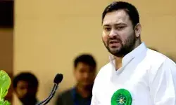 लालू राबड़ी के बाद अब तेजस्वी पर सीबीआई का शिकंजा- जारी किया समन लालू राबड़ी के बाद अब तेजस्वी पर सीबीआई का शिकंजा- जारी किया समन