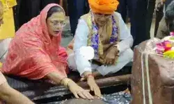 मुख्यमंत्री को अब कान्हा से आस- चुनाव से पहले पत्नी संग की गिरिराज की.. मुख्यमंत्री को अब कान्हा से आस- चुनाव से पहले पत्नी संग की गिरिराज की..