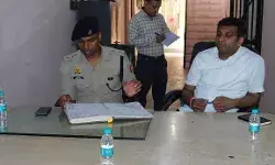 समाधान दिवस पर डीएम एसएसपी ने थानों में सुनी समस्याएं- दिए.. समाधान दिवस पर डीएम एसएसपी ने थानों में सुनी समस्याएं- दिए..