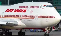 बाथरूम में सिगरेट में कश व यात्री से बदतमीजी- अमेरिकी पर मुकदमा बाथरूम में सिगरेट में कश व यात्री से बदतमीजी- अमेरिकी पर मुकदमा