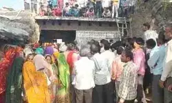 कर्ज में दबे दंपत्ति ने लगाया मौत को गले- पत्नी के बाद पति ने किया... कर्ज में दबे दंपत्ति ने लगाया मौत को गले- पत्नी के बाद पति ने किया...