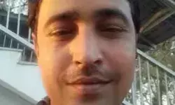 साहेब टॉयलेट में पानी नहीं है- ट्रेन की सीट पर रोक कर बैठा हूं... साहेब टॉयलेट में पानी नहीं है- ट्रेन की सीट पर रोक कर बैठा हूं...