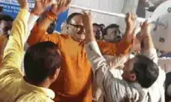 टूर्नामेंट का शुभारंभ कर डिप्टी सीएम ने उठाया भार- मदद से किया मना टूर्नामेंट का शुभारंभ कर डिप्टी सीएम ने उठाया भार- मदद से किया मना