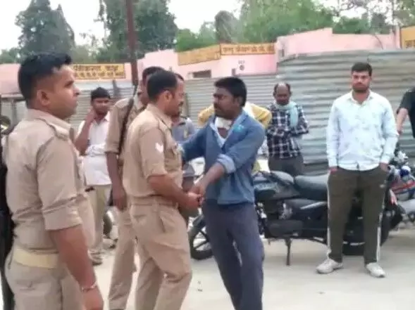 एनकाउंटर के डर से पसीना पसीना हुए कैदी का हाई वोल्टेज ड्रामा