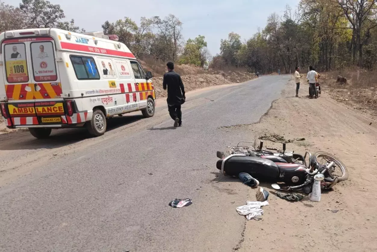 108 एंबुलेंस बनी वरदान- हादसे में घायल बाइक सवार कि बच गई जान 108 एंबुलेंस बनी वरदान- हादसे में घायल बाइक सवार कि बच गई जान