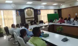 गांव में बजबजाती गंदगी को जन सहभागिता से दूर करने की कवायद