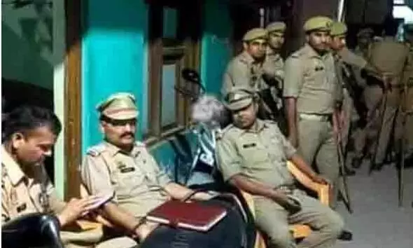 घर के बाहर पुलिस का डेरा- भीतर मौलाना तौकीर रजा नजरबंद