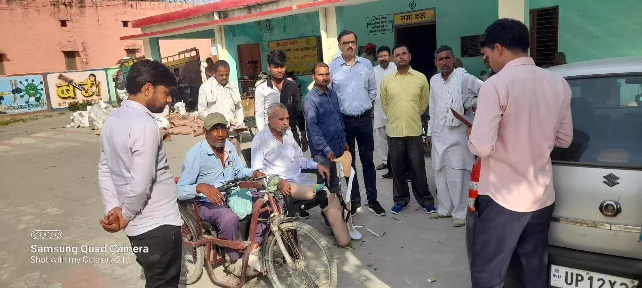 विकास खण्ड में 61 दिव्याँगजनो को लगे कृत्रिम हाथ पैर व कैलिपर विकास खण्ड में 61 दिव्याँगजनो को लगे कृत्रिम हाथ पैर व कैलिपर