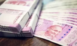 250 लोगों से विदेश भेजने के नाम पर करोड़ों की ठगी- तलाश में पुलिस 250 लोगों से विदेश भेजने के नाम पर करोड़ों की ठगी- तलाश में पुलिस