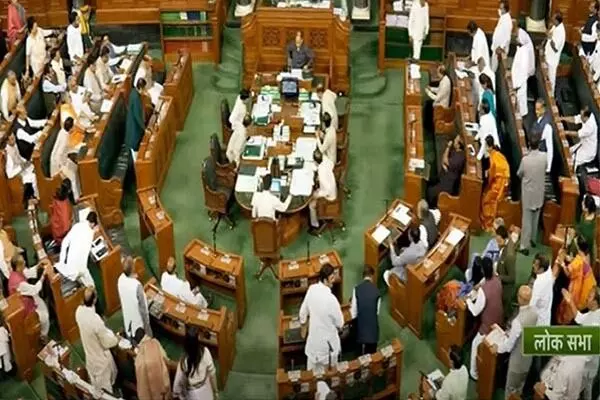 संसद में सत्ता पक्ष और विपक्ष का शोरगुल- हंगामें की भेंट चढ़ा पूरा हफ्ता
