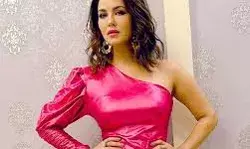 बड़ा लालच देकर की सनी लियोनी के नाम पर ठगी- हड़प लिये डेढ़़ करोड़ रूपये