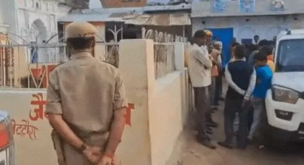 मुंह में ठूंसा कपड़ा पीछे बांधे हाथ- 32 लाख की डकैती डालकर फरार मुंह में ठूंसा कपड़ा पीछे बांधे हाथ- 32 लाख की डकैती डालकर फरार