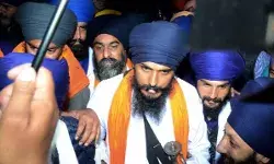 जान बचाकर भाग रहे अमृतपाल के 3 बॉडीगार्ड किये गिरफ्तार- मुखिया की तलाश जान बचाकर भाग रहे अमृतपाल के 3 बॉडीगार्ड किये गिरफ्तार- मुखिया की तलाश