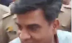 सपा एमएलए कोर्ट में हुए पेश- वजन भी हो गया कम- बोले हम जानवर सपा एमएलए कोर्ट में हुए पेश- वजन भी हो गया कम- बोले हम जानवर