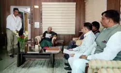 हापुड़ तक मेट्रो ट्रेन- गवर्नर के सामने उठाया मुद्दा मेडिकल कॉलेज भी... हापुड़ तक मेट्रो ट्रेन- गवर्नर के सामने उठाया मुद्दा मेडिकल कॉलेज भी...