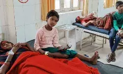 छिपकली गिरे दूध की बनाकर पी ली चाय- अब 5 लोगों के हालत हुई खराब छिपकली गिरे दूध की बनाकर पी ली चाय- अब 5 लोगों के हालत हुई खराब